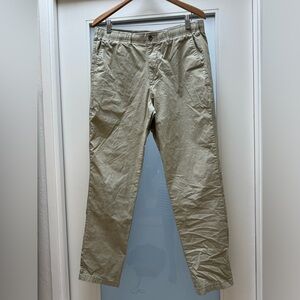 Gap Men’s lightweight tan chinos size L